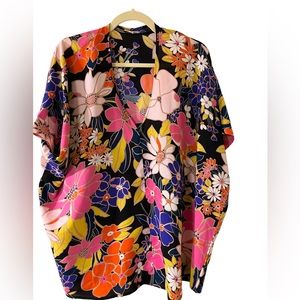 Floral tunic top size large